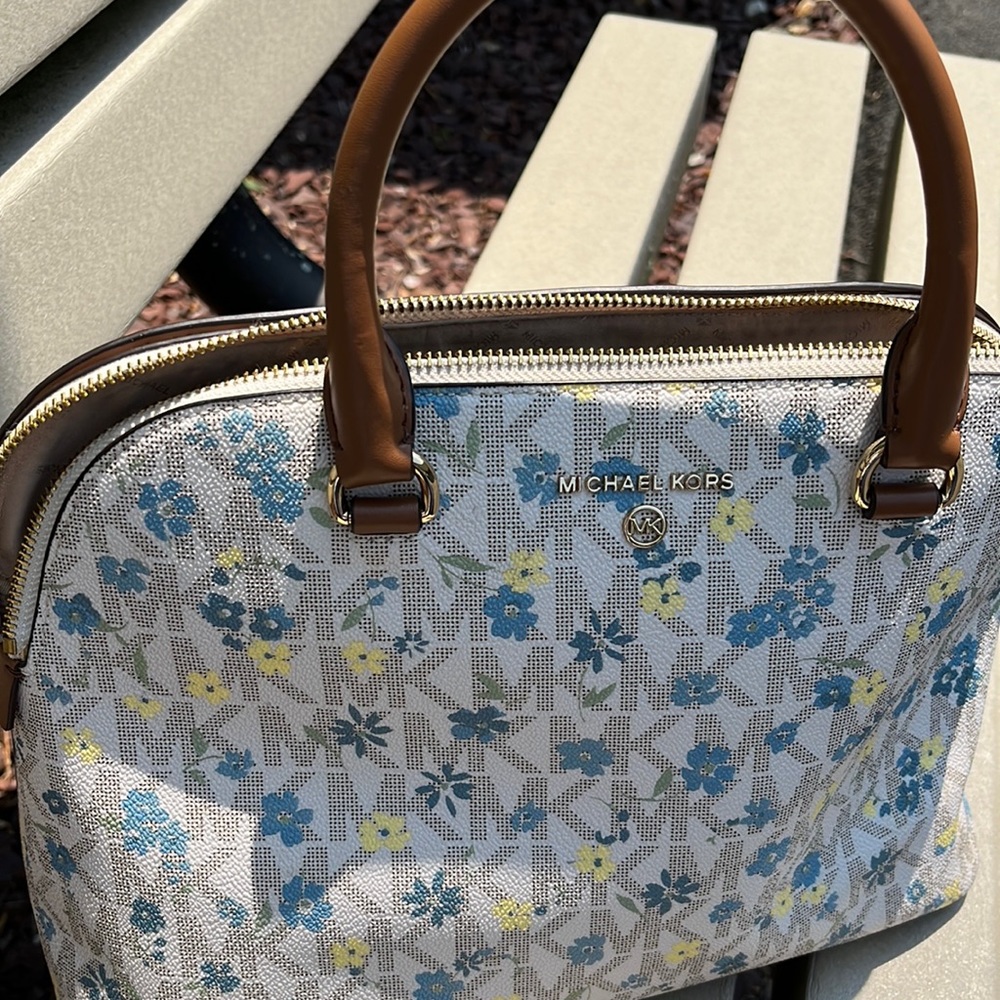 Michael kors pocketbook